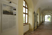 Picture: View into the gallery