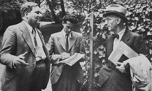 Picture: Discussions often also took place outdoors, photo: Foto Berger, Prien