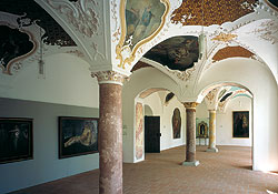 Bild: Bibliothekssaal im Augustiner-Chorherrenstift