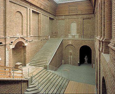Bild: N&ouml;rdliches Treppenhaus