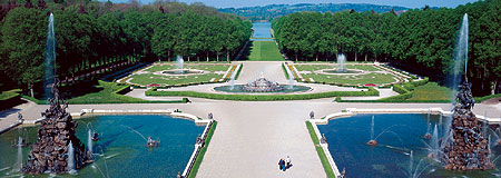 Water parterre with Fama and Fortuna Fountain Picture: Water parterre with Fama and Fortuna Fountain