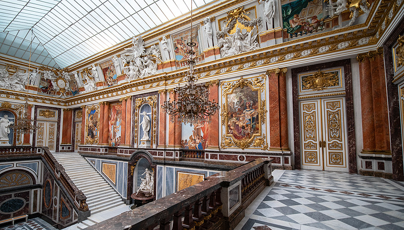 Bild: Prunktreppenhaus im Neuen Schloss