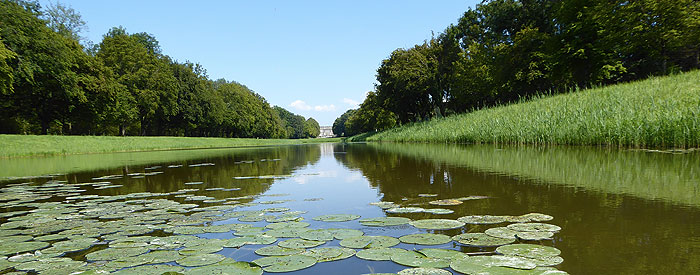Bild: Blick vom Kanal zum Neuen Schloss